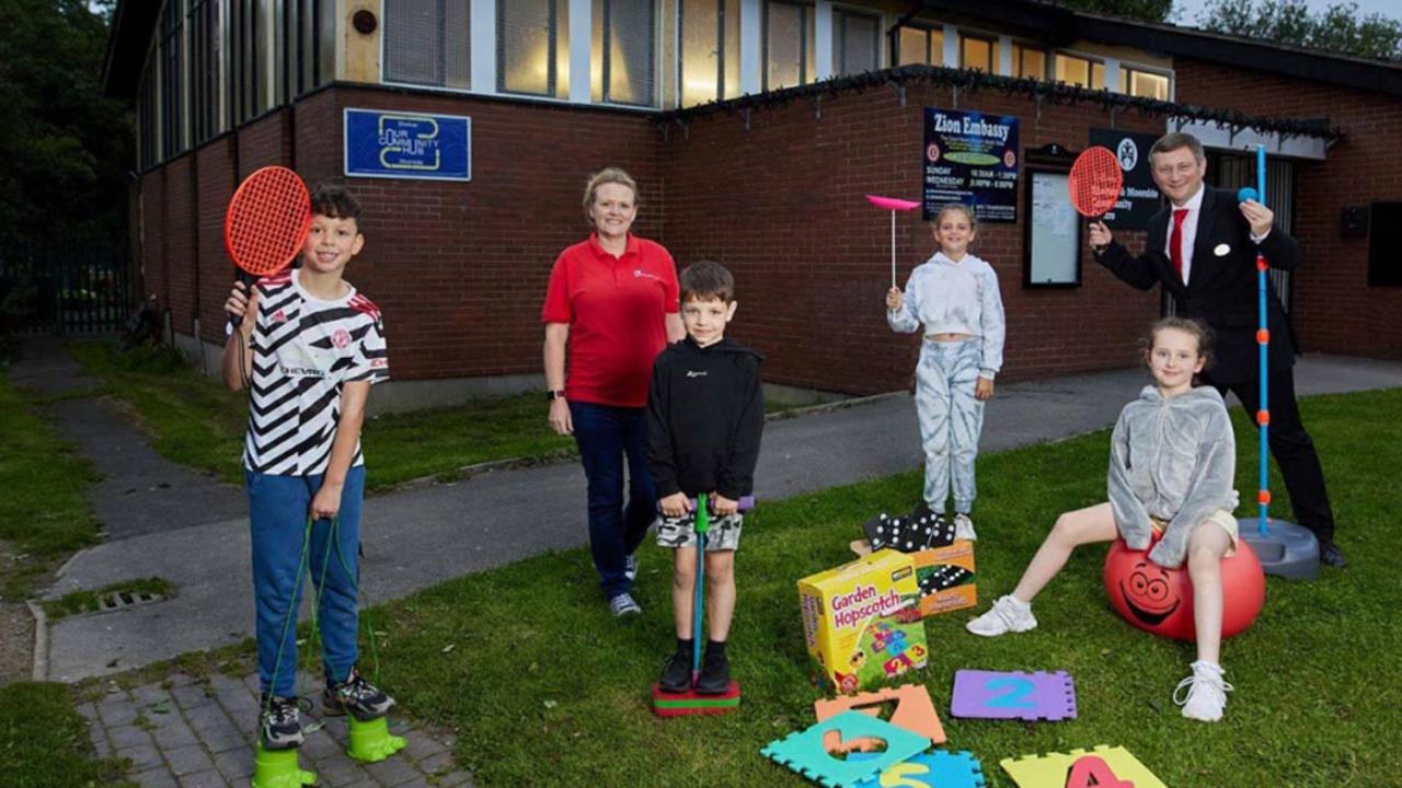 Redrow - News - Lancashire - Moorside Junior Youth Club Donation