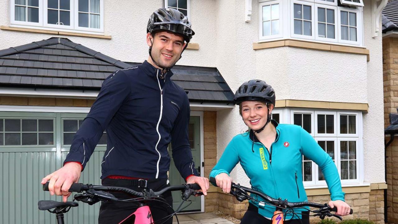 Redrow - News - Yorkshire - Stoney Bank Chase - Lewis and Beth Cyclists