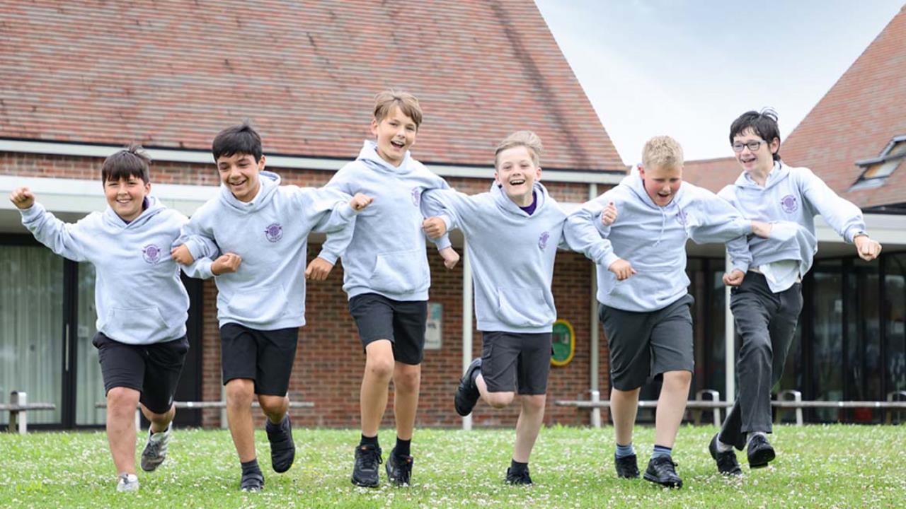 Redrow - News - Berewood Primary School Pupils