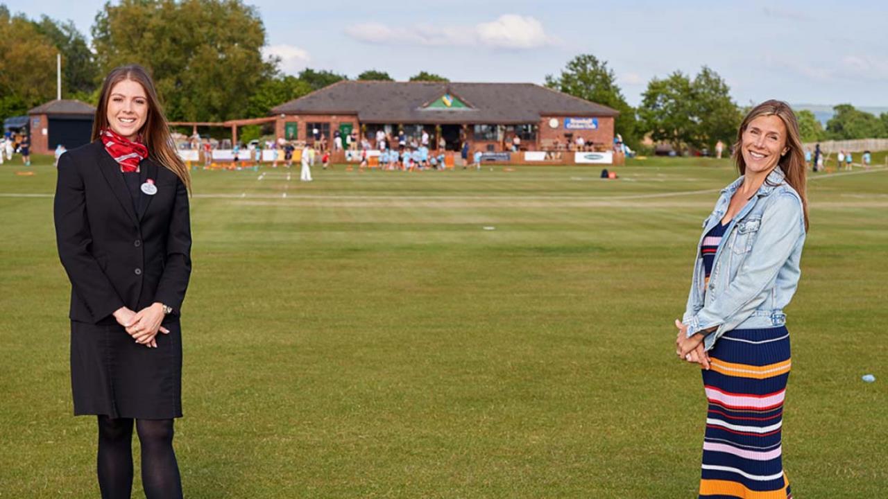 Redrow - News - Bramhall Cricket Club Donation
