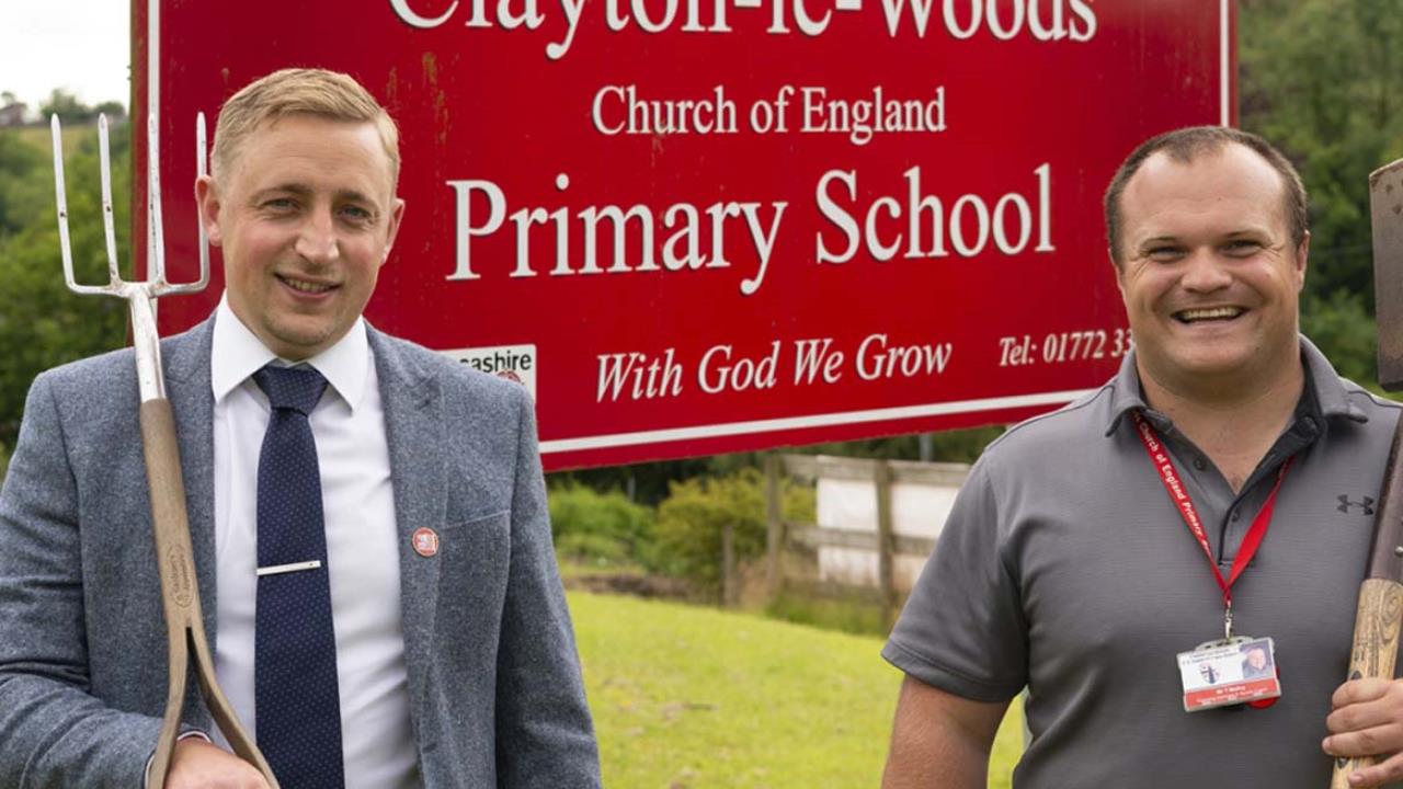 Redrow - News - Lancashire - Clayton le Woods CE Primary Donation