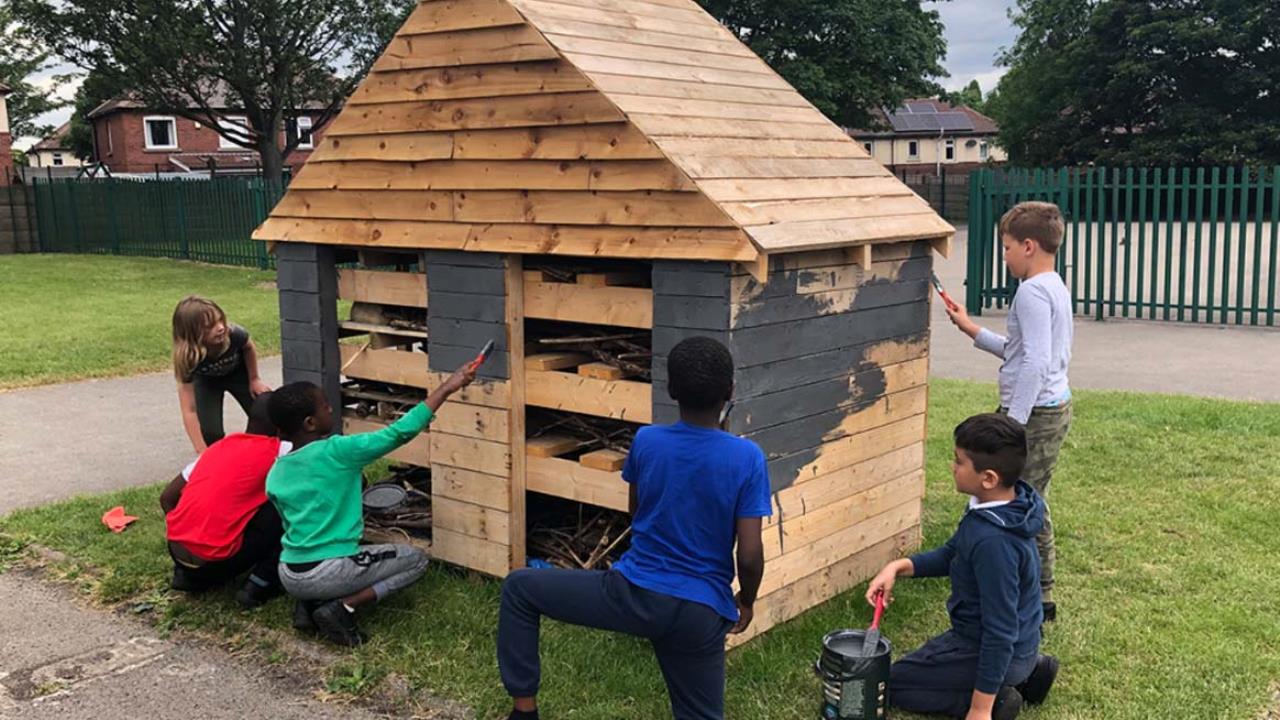 Redrow - News - Yorkshire - Outwood Academy Primary - Bug Hotel