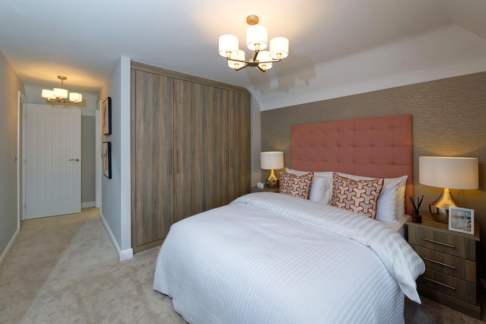 51893 - Master bedroom 1