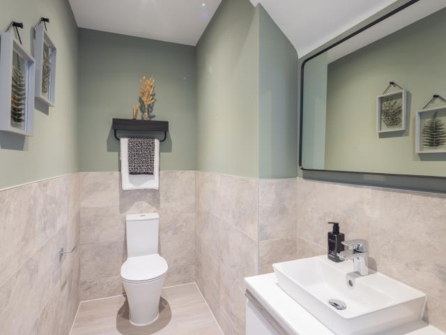 59916 Henley Downstairs WC