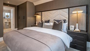 redrow-heritage-the-ledsham-main-bedroom