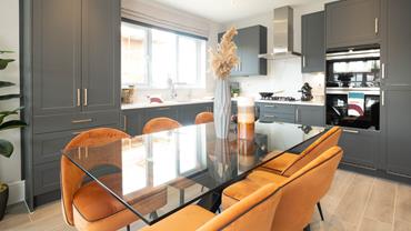 redrow-heritage-the-shaftsbury-dining-kitchen-family-dining