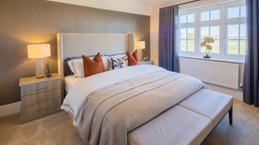 redrow-heritage-the-welwyn-main-bedroom