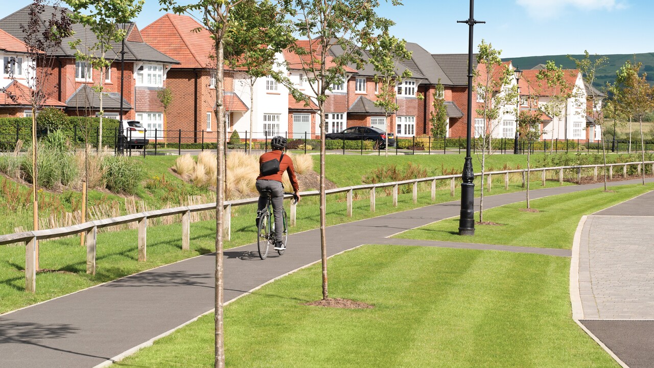 Redrow - Inspiration - Well-landscaped spaces and streets