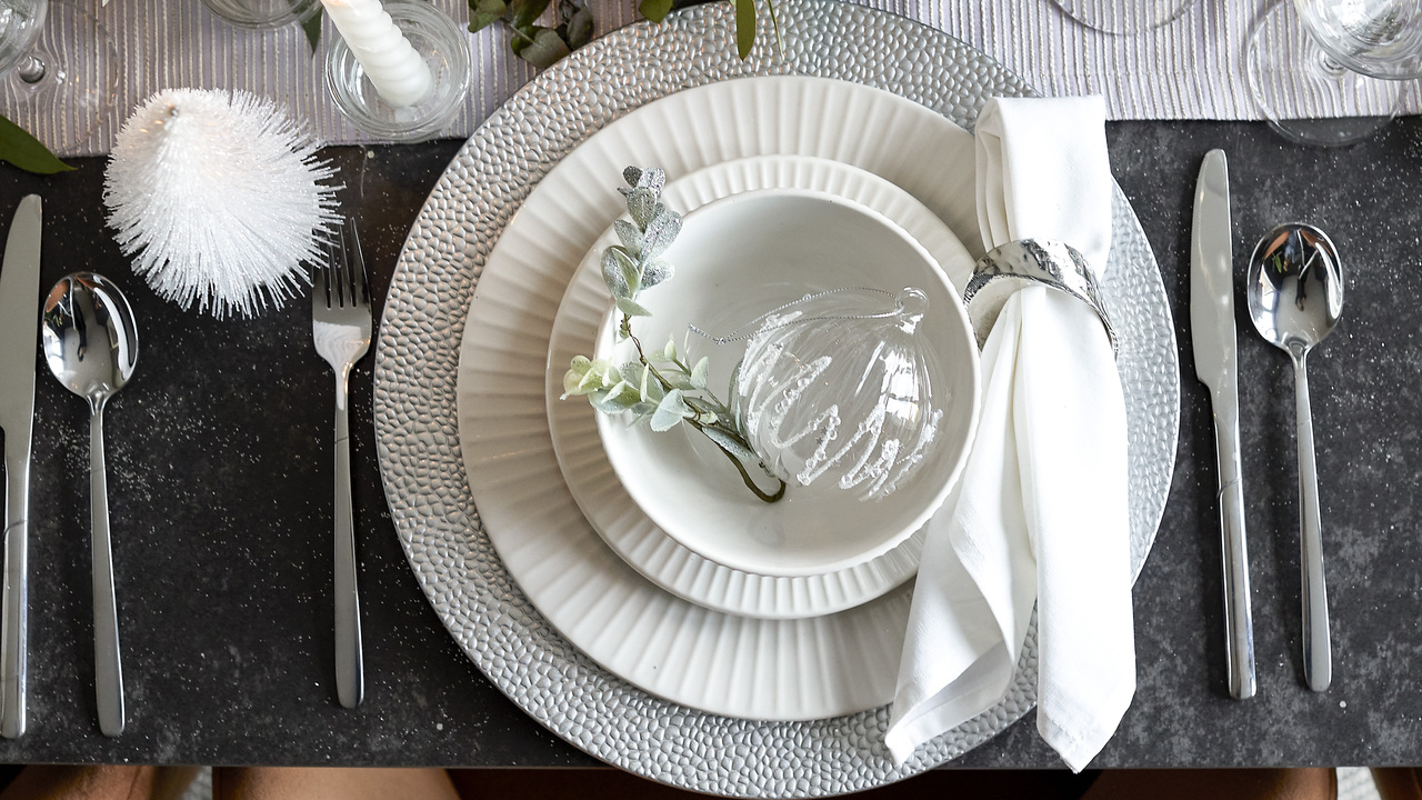 Redrow - Inspiration - Luxurious table setting