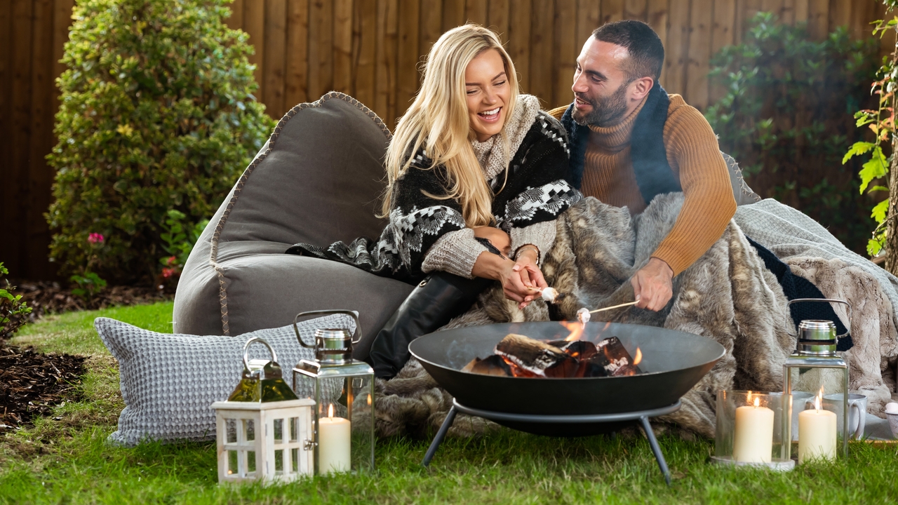 Redrow | Inspiration | Creating a lounge feel outside