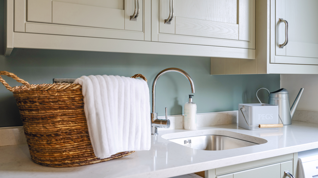 Redrow - Inspiration - Top tips for cleaning a cluttered house - Utility room
