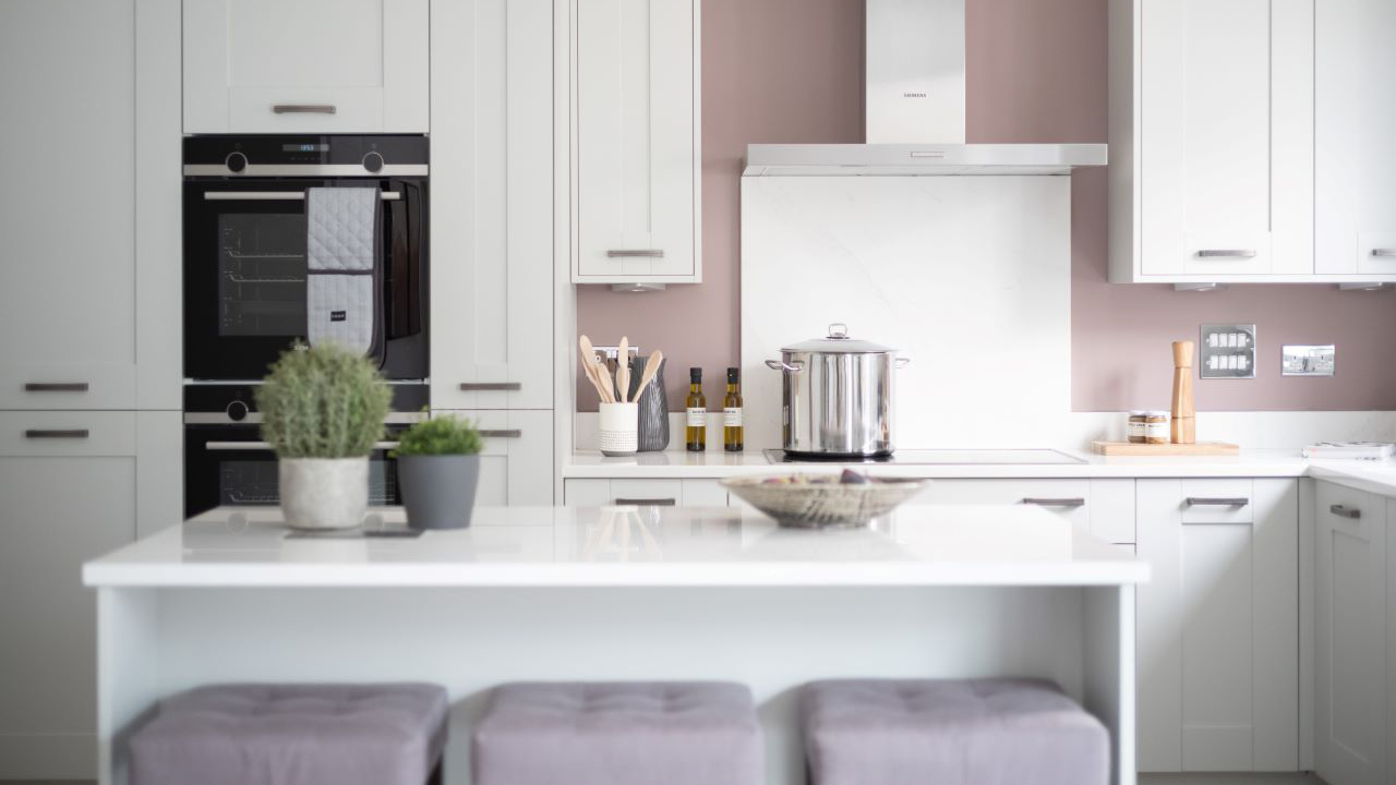 Redrow - Inspiration - Our favourite kitchen colour combinations - Cranbrook Premium