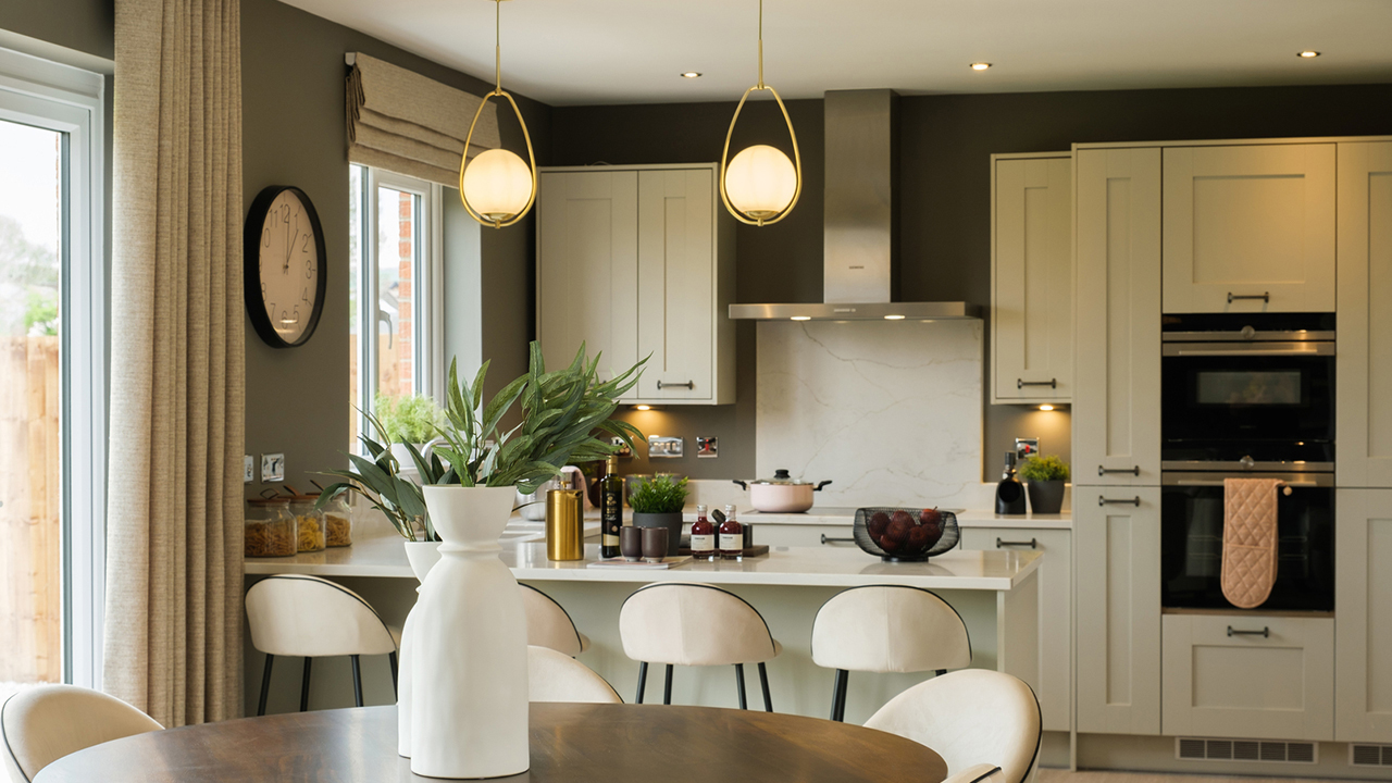 Redrow - Inspiration - Open plan kitching dining