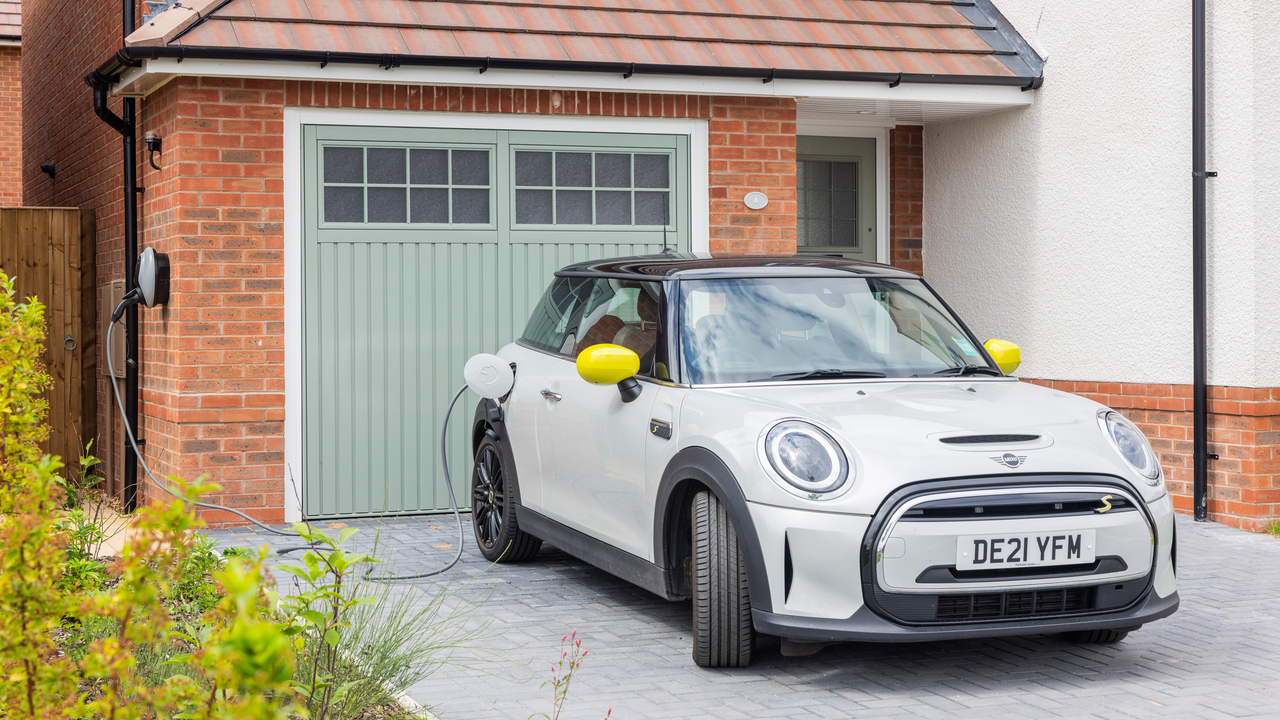 Redrow - Inspiration - Smart car and travel devices