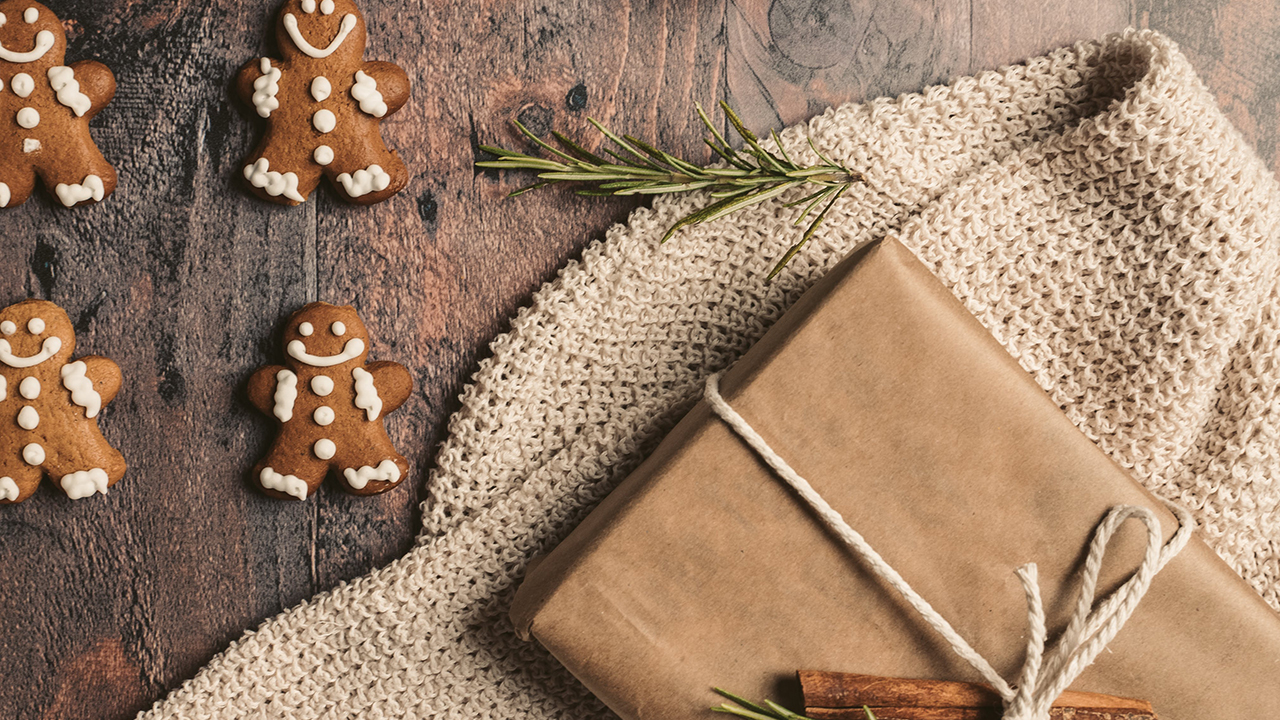 Redrow - Inspiration - Gingerbread and parcel wrapped in brown paper with cinnamon and a sprig