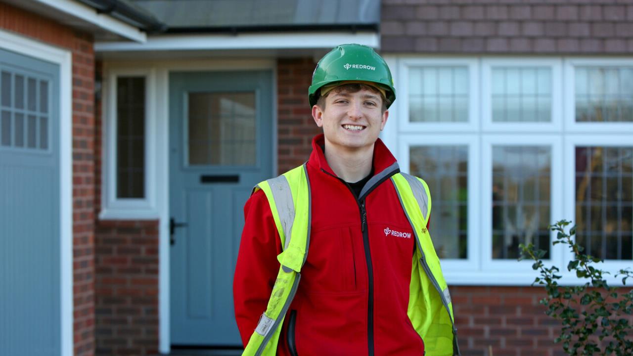 Redrow News - Apprentices start to carve out their careers