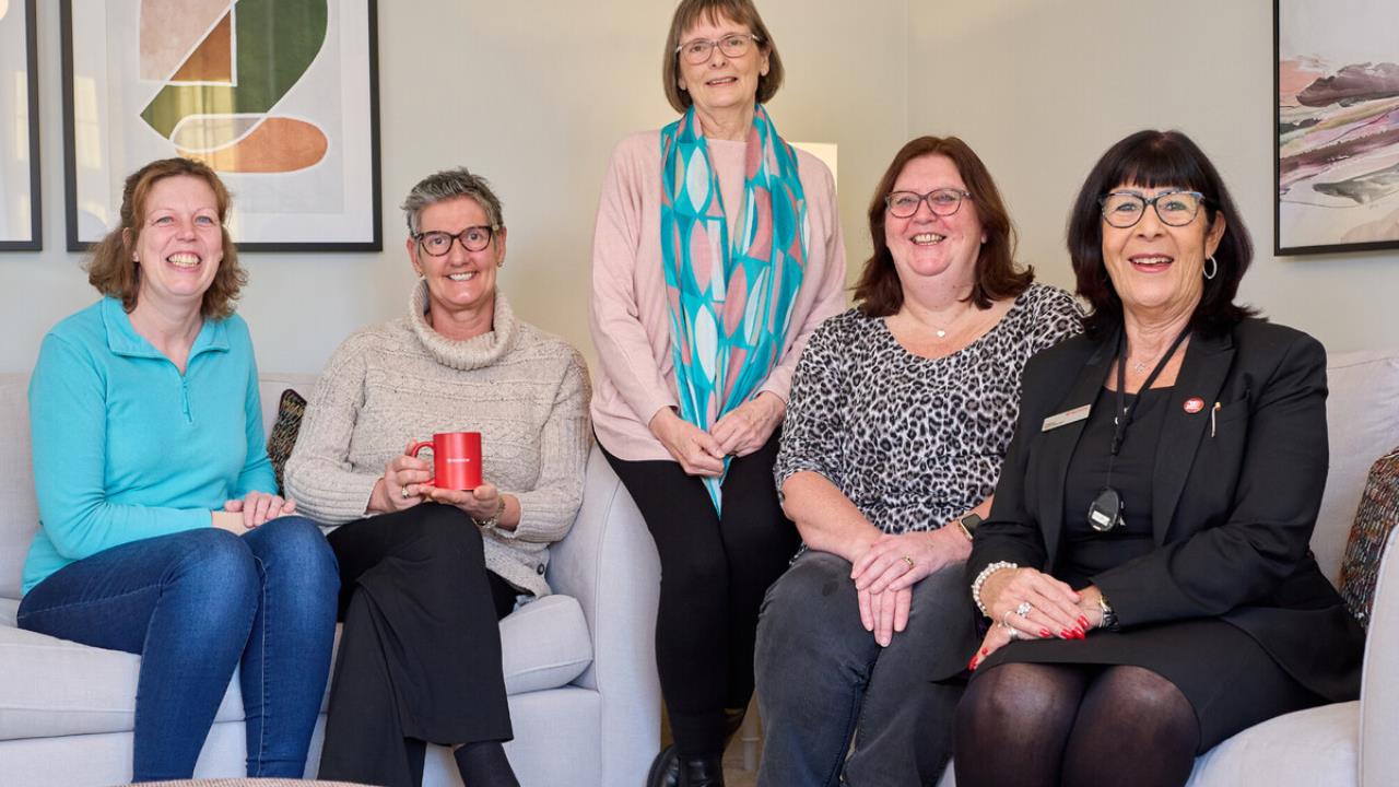 Redrow News - Nantwich cancer support group receives help from Redrow
