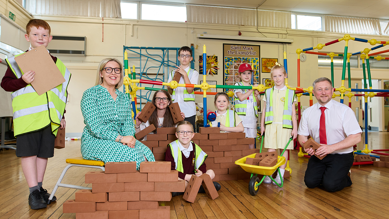 Redrow News -  The Builder Book Workshop at St Marks Primary School