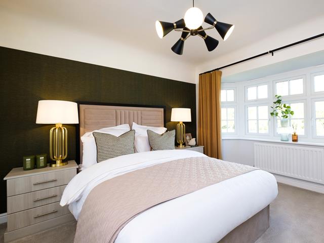 Redrow-Stratford Lifestyle-Main Bedroom-57573