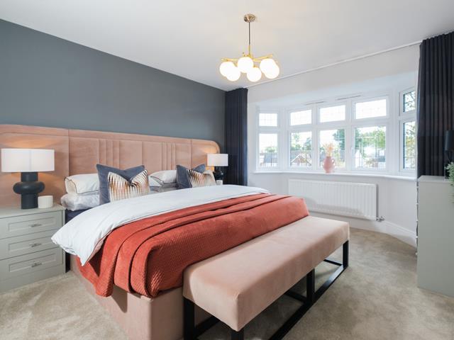 redrow-the-leamington-lifestyle-main-bedroom-65409