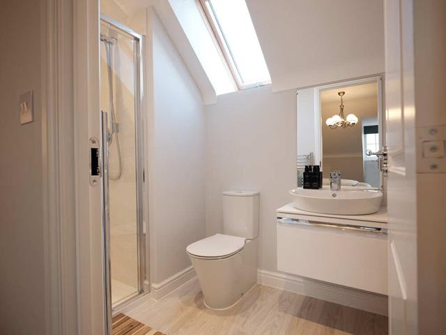 redrow-the-stamford-mid-ensuite-52964