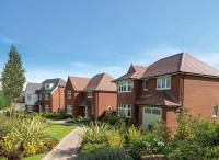 Redrow - New homes - footpath leading to new homes (thumbnail)
